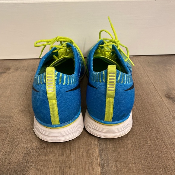 Mens Nike Flyknit Trainer - Picture 2 of 7